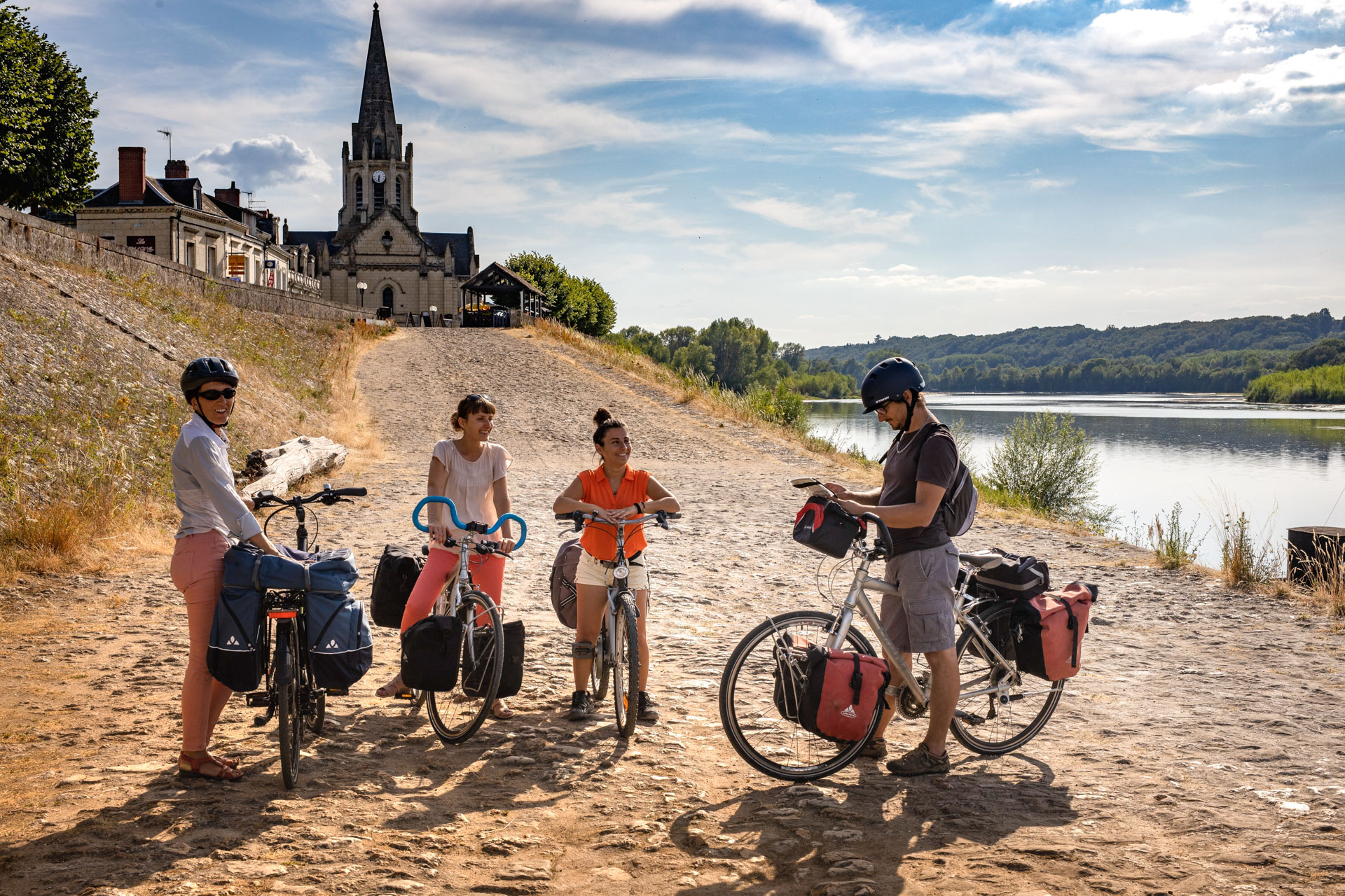 A vélo sur les bords de Loire à Bréhémont.