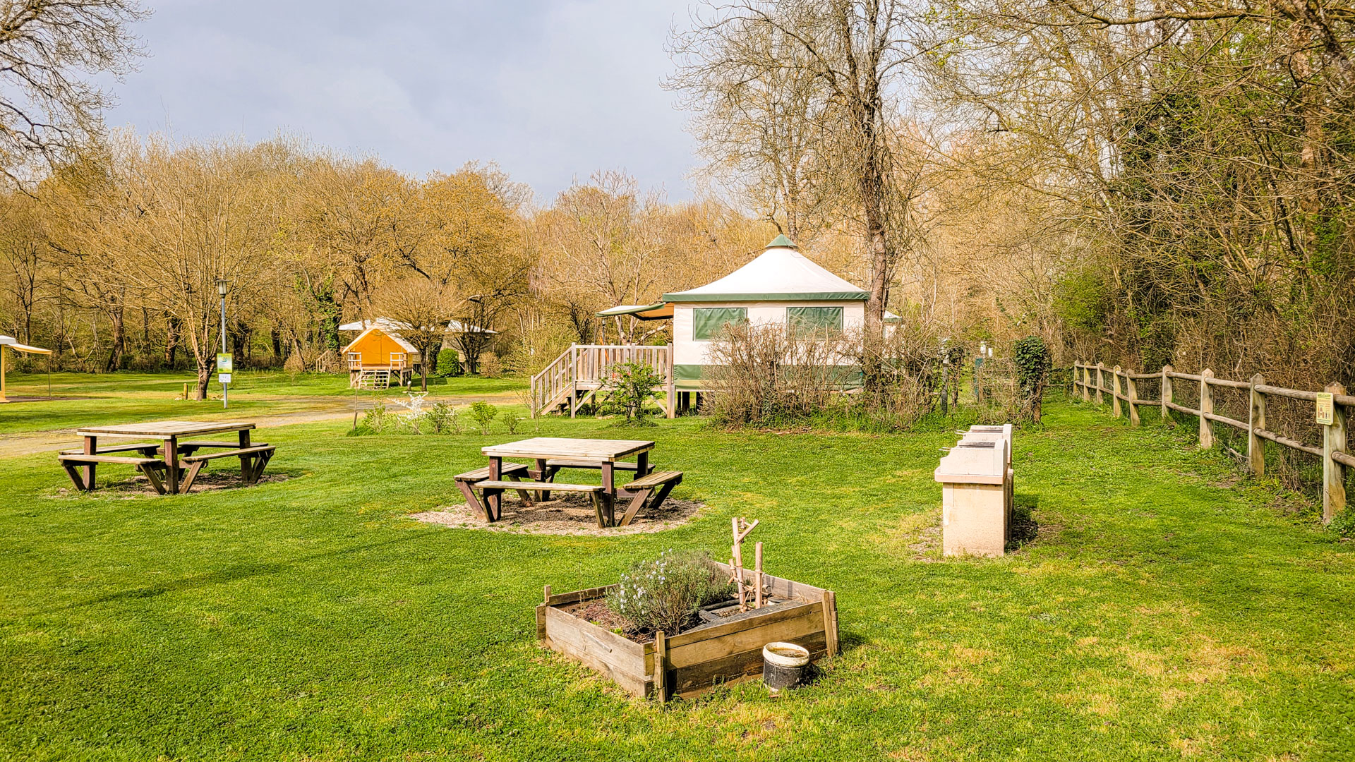 aire barbecue camping la fritillaire