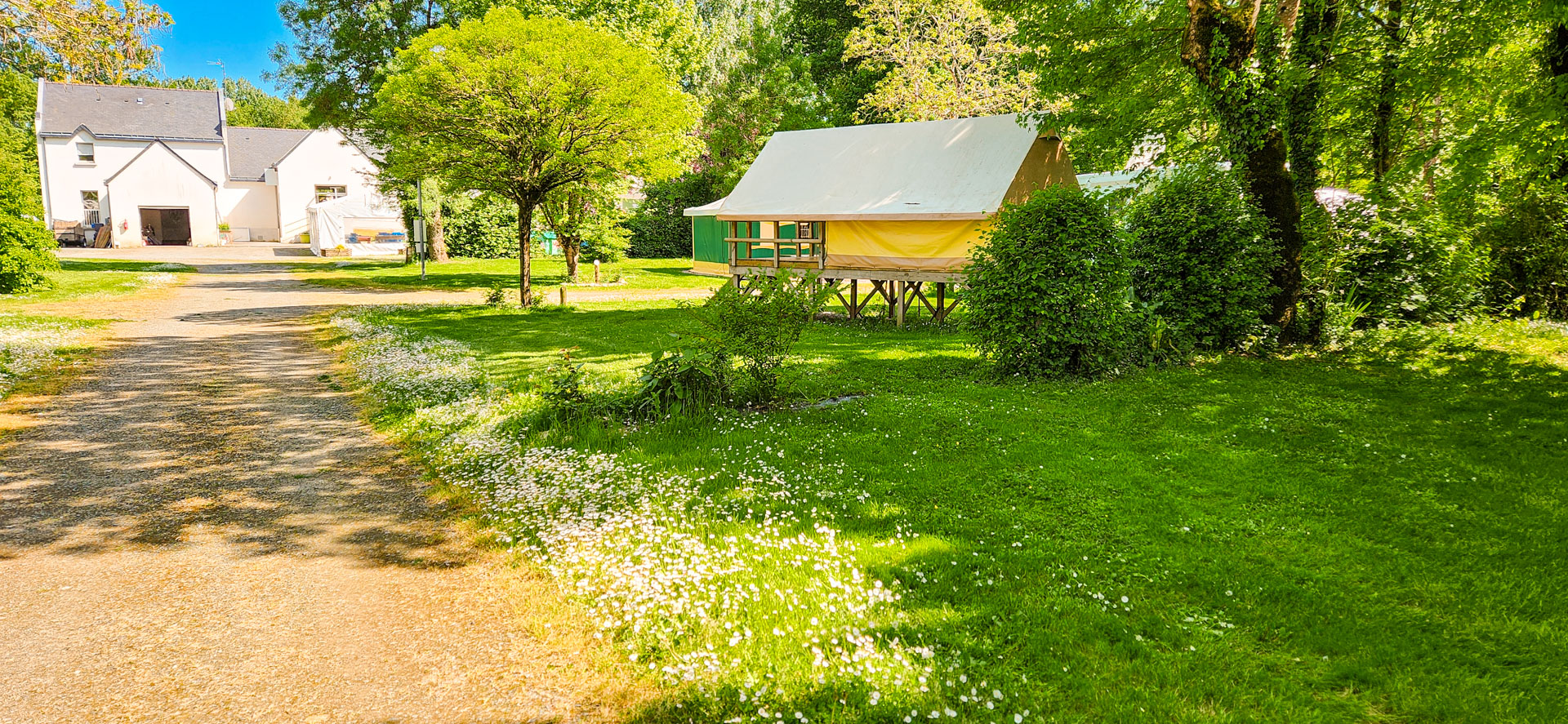 camping extérieur fritillaire hébergements