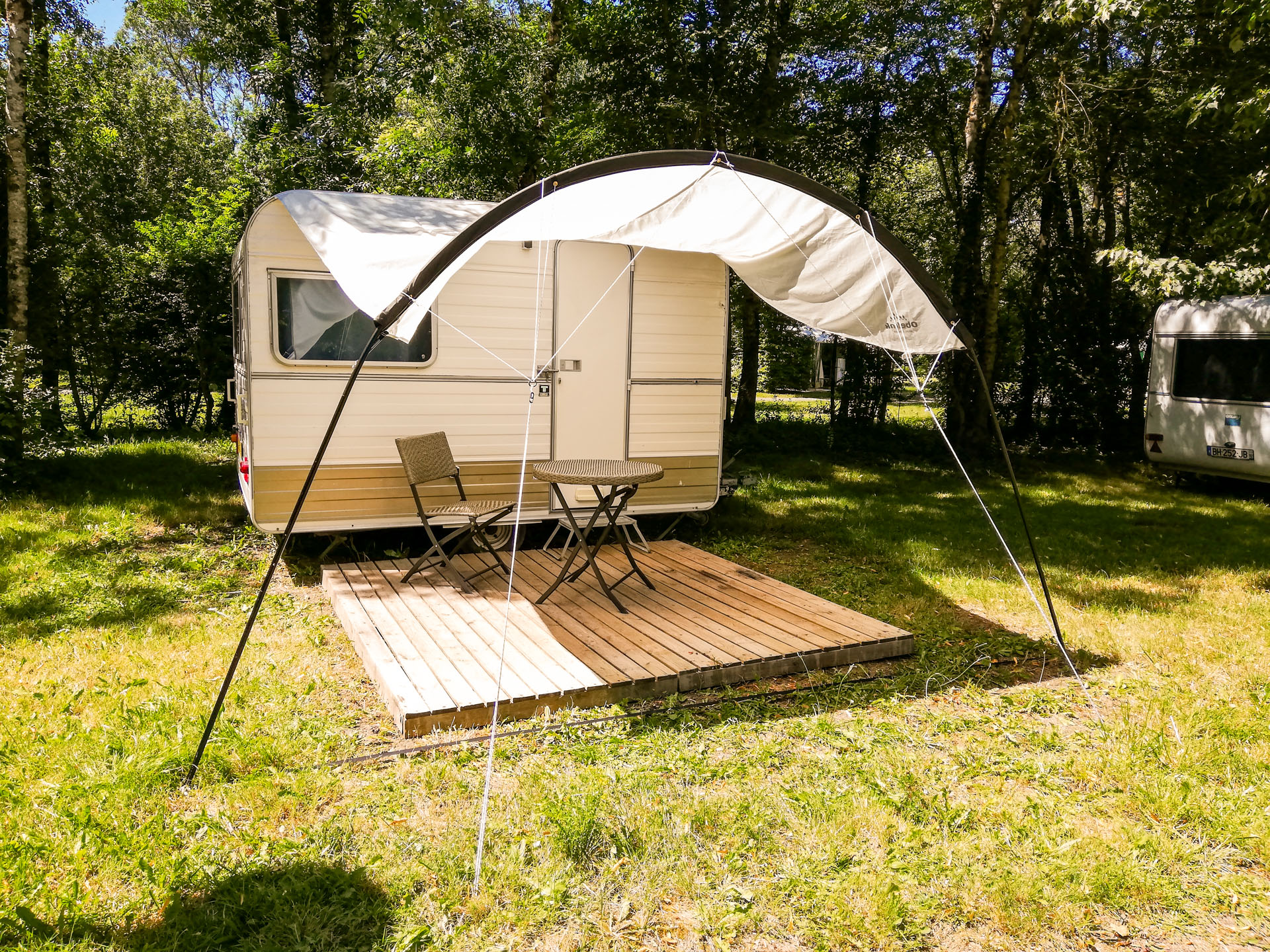 caravane prêt à dormir cara terrasse insolite la fritillaire