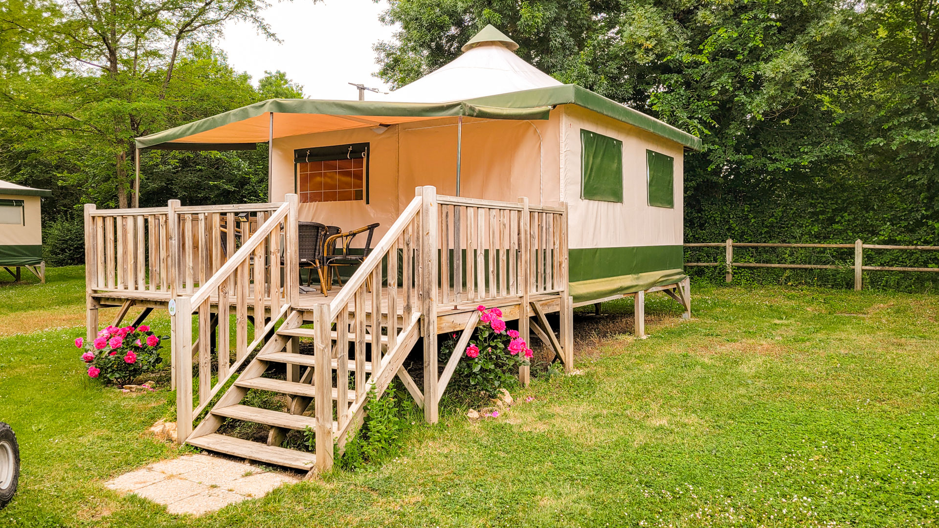 cyrus bungalow toilé la fritillaire fleuri